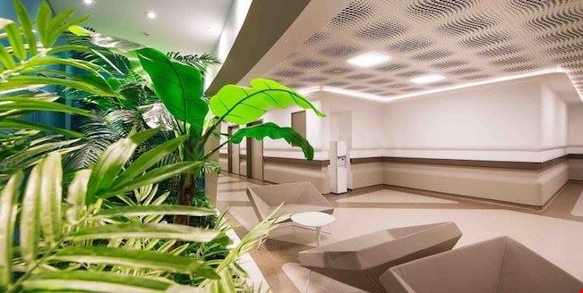 Dr. Cinik Clinica di Trapianto Capelli 3